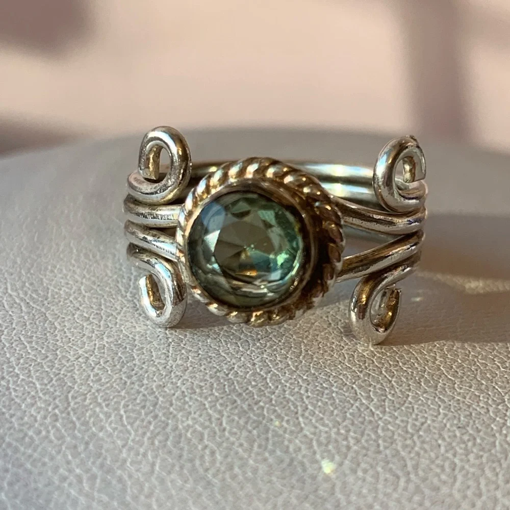VINTAGE MINT GREEN QUARTZ RING 925 Sterling Silver